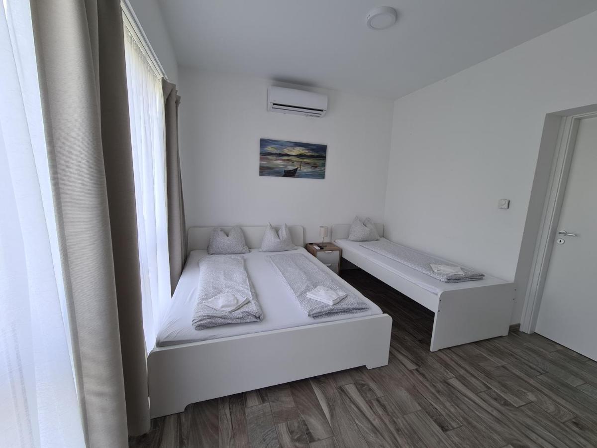 Surman Apartmanok Siófok Exteriör bild